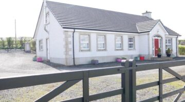 3 Rosedermot Lane – Impressive Detached Bungalow