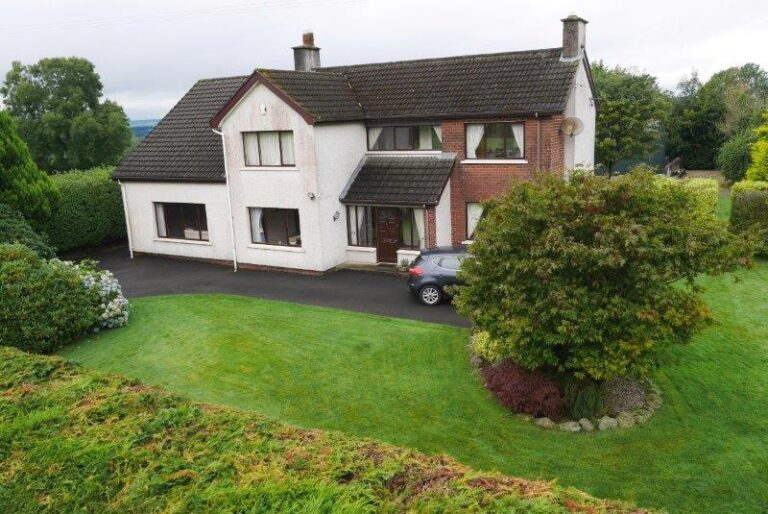 17 Doctors Road, Ballymena Detached 4 Bedroom L&B